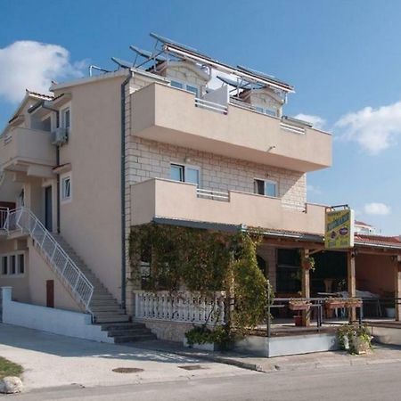 Apartmani Riva Rogoznica  Εξωτερικό φωτογραφία