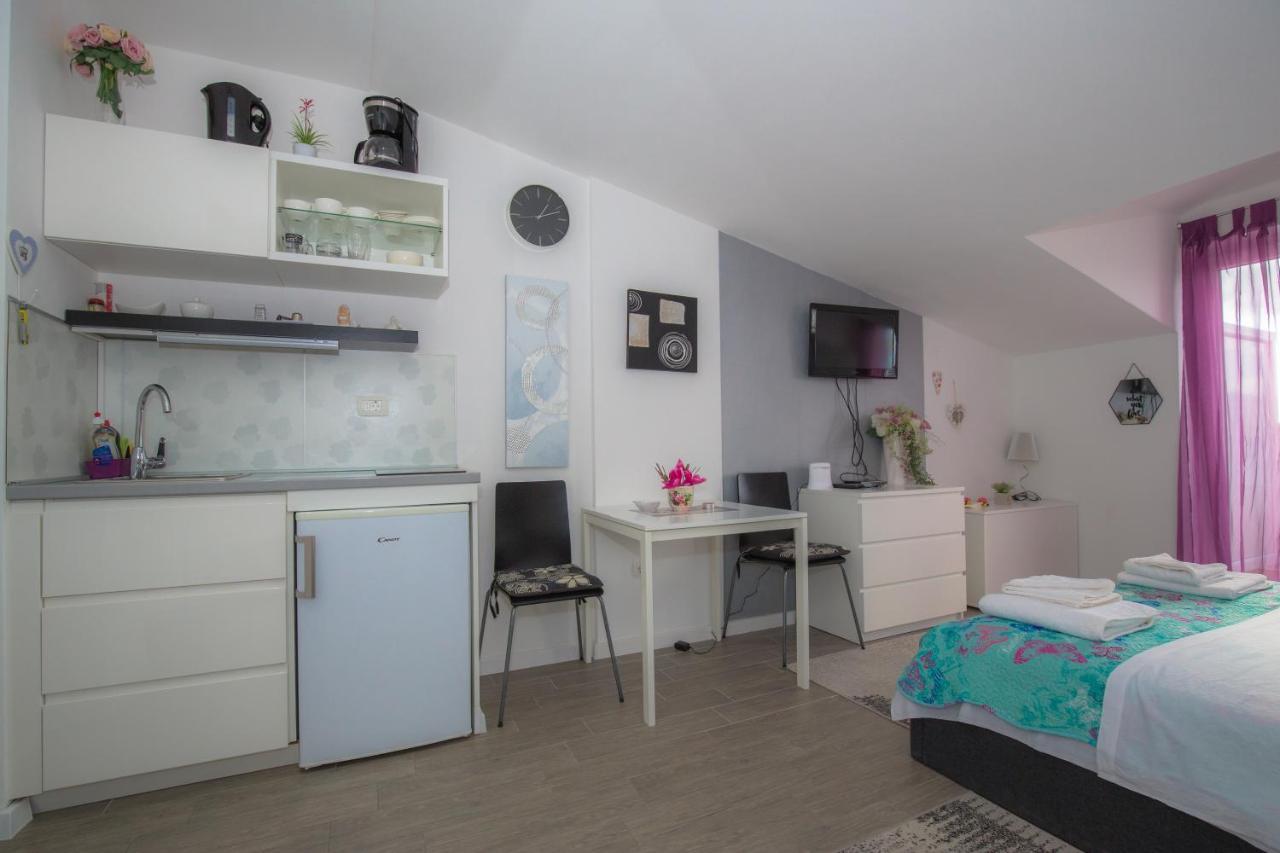 Apartmani Riva Rogoznica  Εξωτερικό φωτογραφία