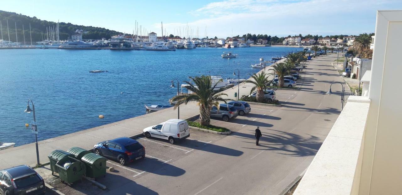Apartmani Riva Rogoznica  Εξωτερικό φωτογραφία