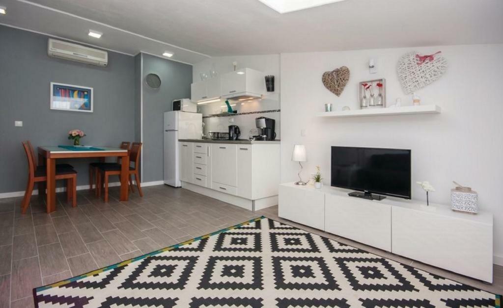 Apartmani Riva Rogoznica  Εξωτερικό φωτογραφία
